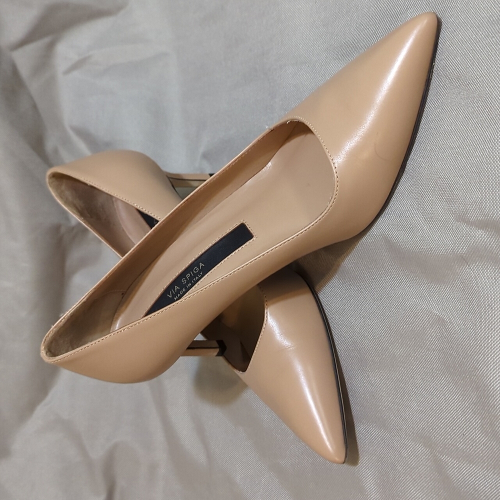 Via Spiga nude low heel pumps size 8.5